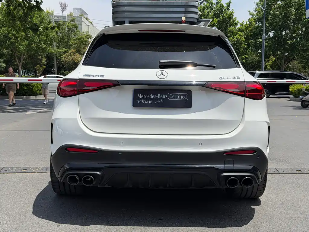 Mercedes-Benz GLC AMG 2025 — фото 2