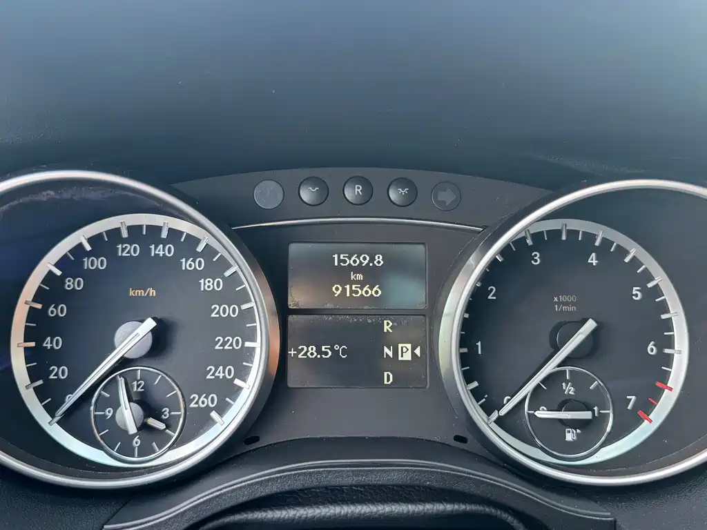 Mercedes-Benz R-Class 2015 — фото 6