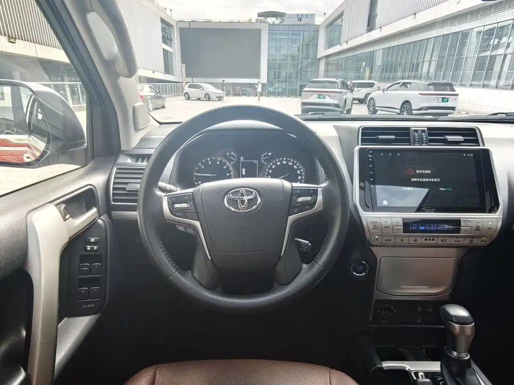 Toyota Prado 2019 — фото 13