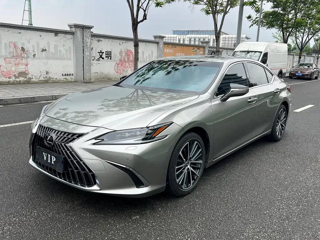 Lexus ES 2024 — фото 1
