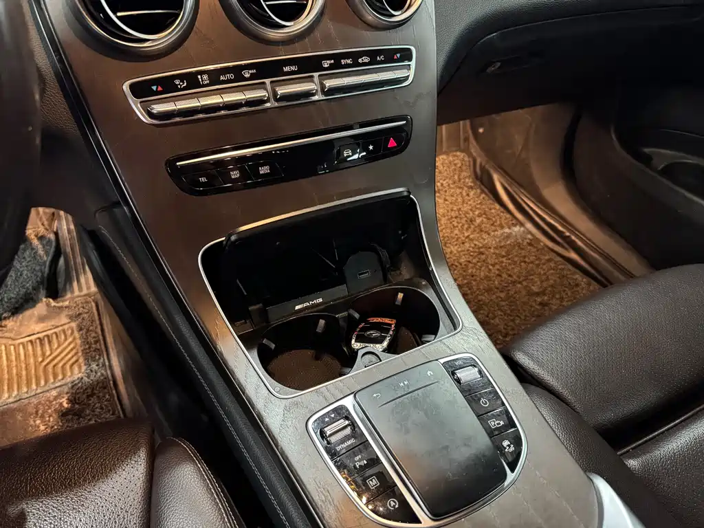Mercedes-Benz GLC 2020 — фото 17