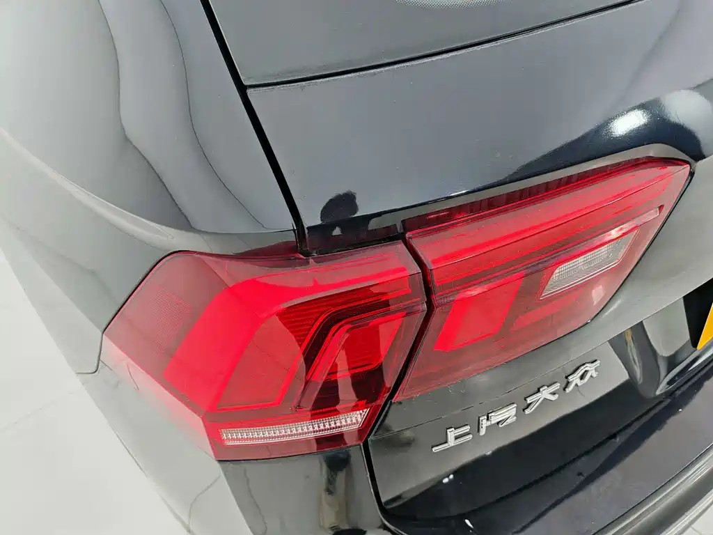Volkswagen Tiguan L 2021 — фото 17