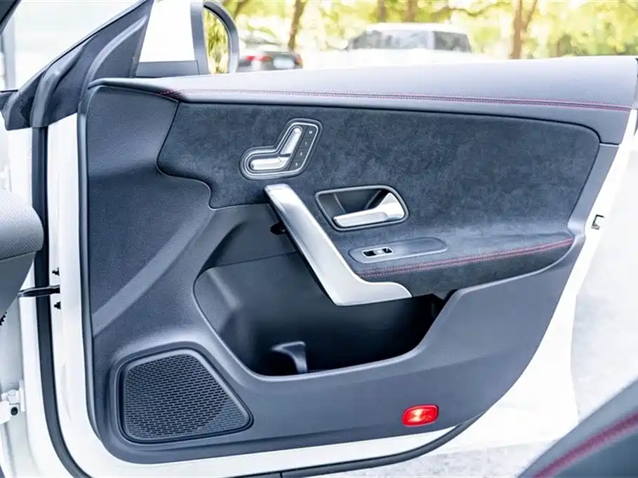 Mercedes-Benz CLA 2025 — фото 16