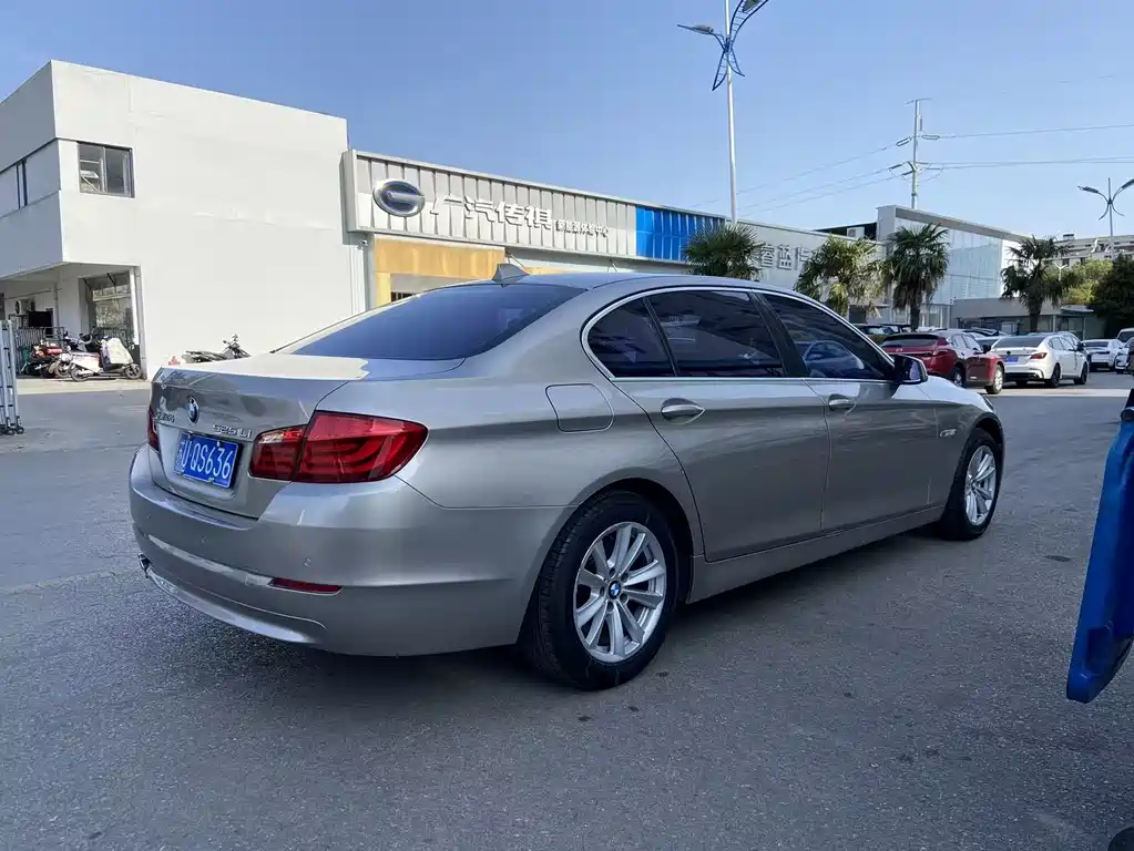 BMW 5 Series 2012 — фото 4