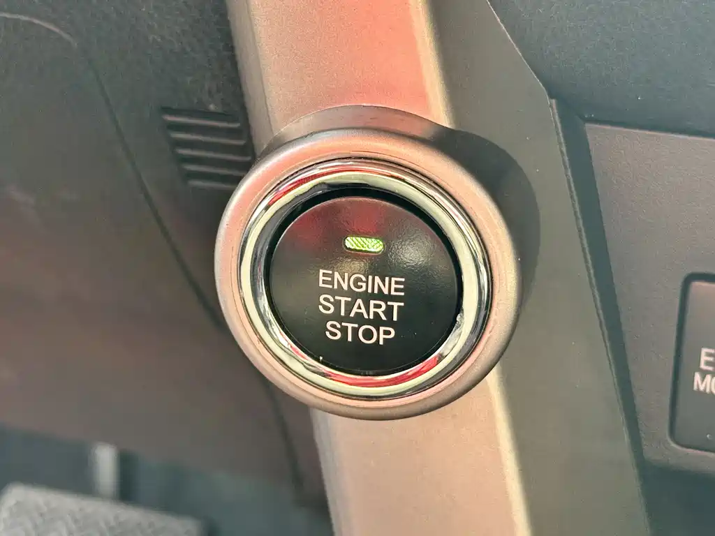 Toyota RAV4 2016 — фото 25