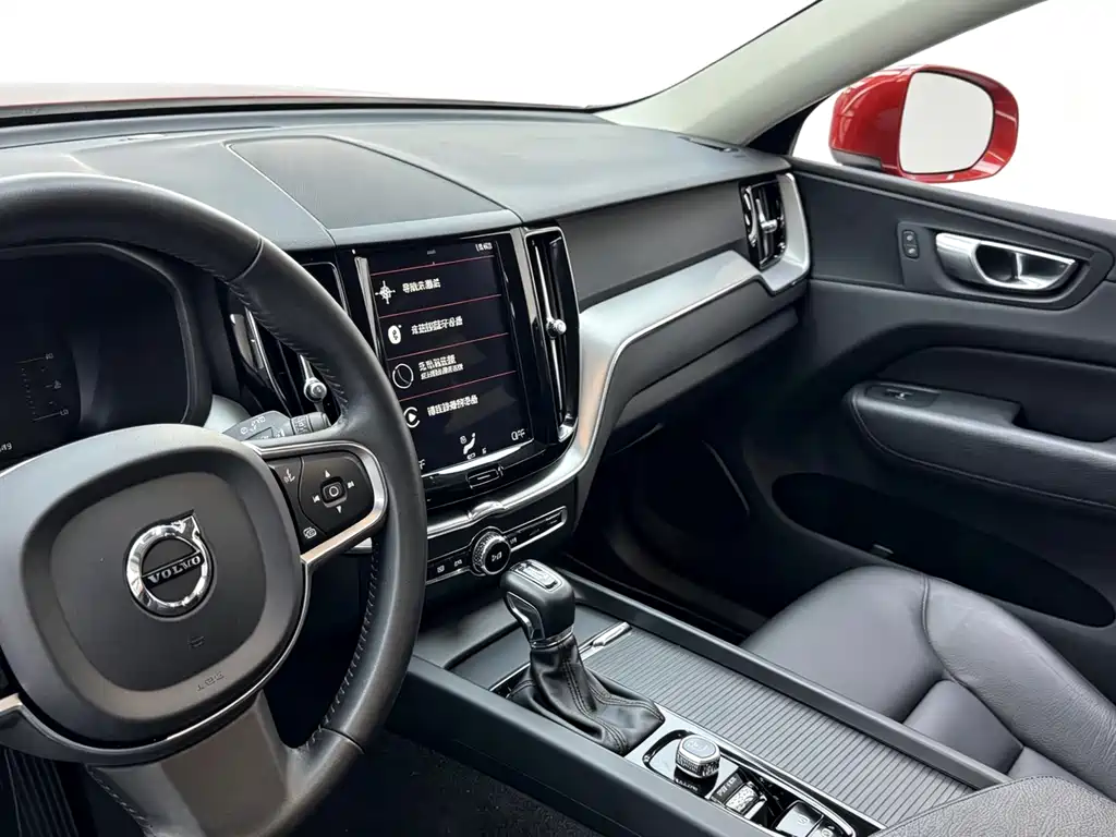 Volvo XC60 2020 — фото 8