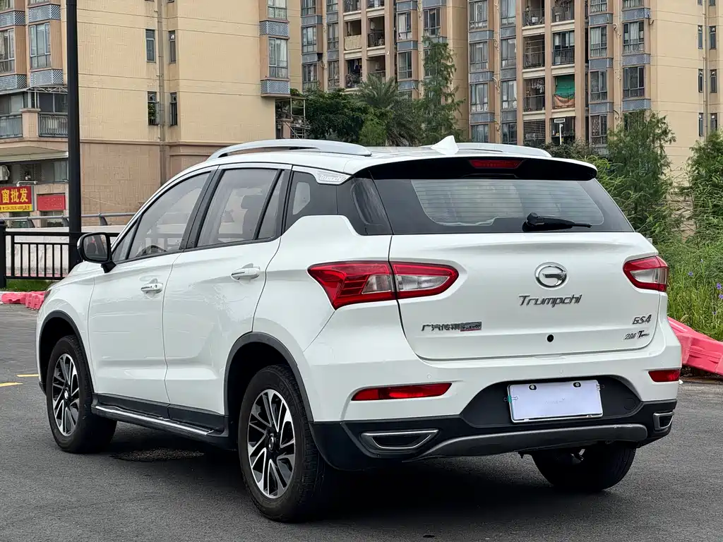 GAC Trumpchi GS4 2016 — фото 8