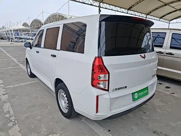 Wuling Hongguang PLUS 2020