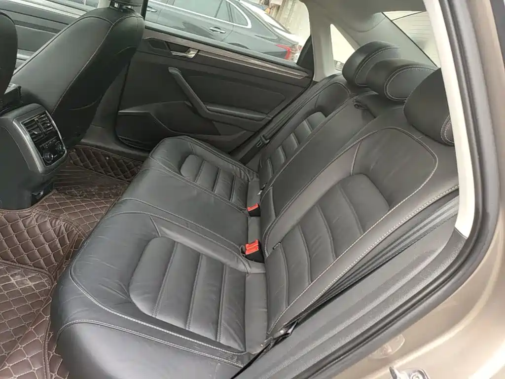 Volkswagen Passat 2017 — фото 13