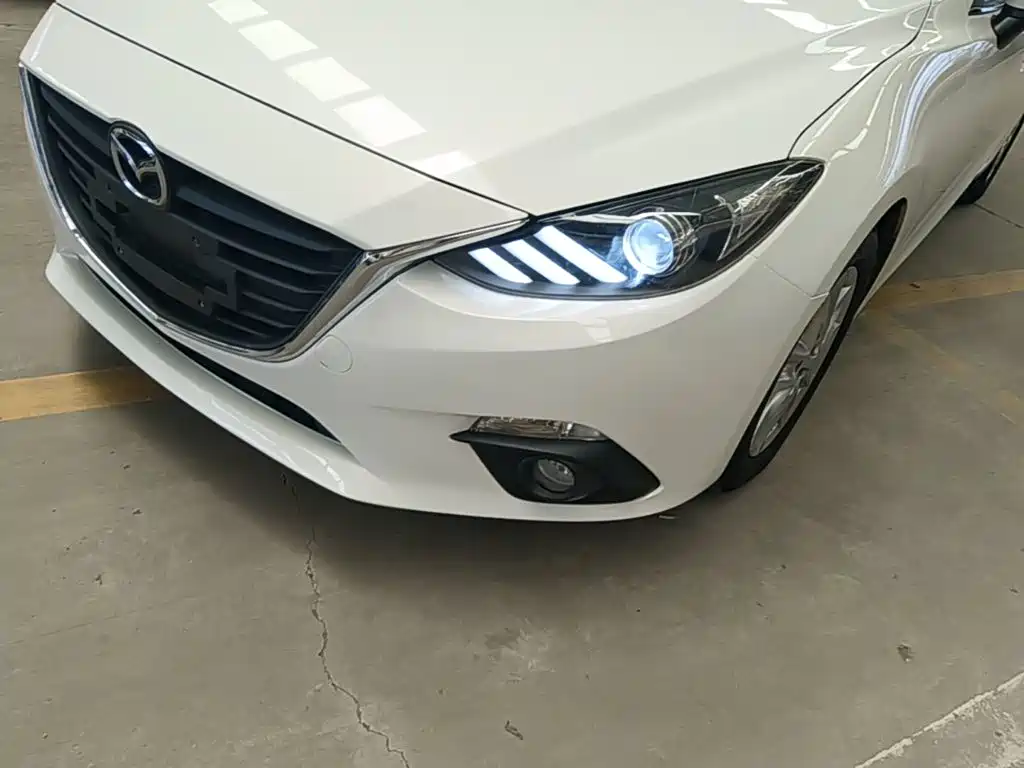 Mazda 3 Axela 2015 — фото 24