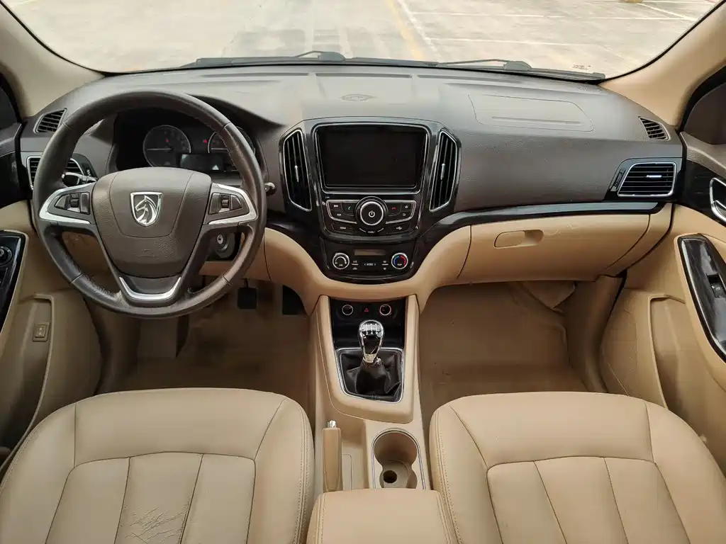 Baojun 730 2015