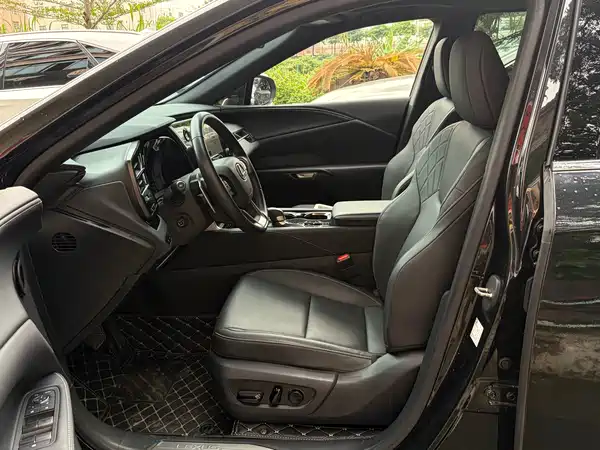 Lexus RX 2025
