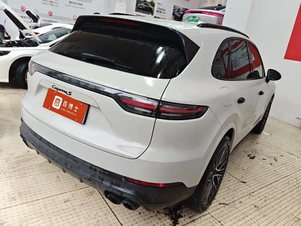 Porsche Cayenne 2022