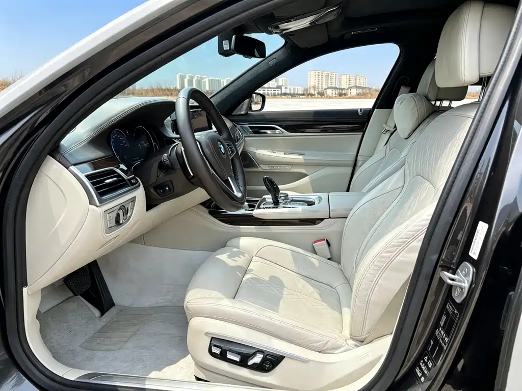 BMW 7 Series 2015 — фото 4
