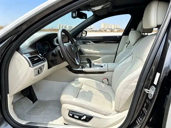 BMW 7 Series 2015