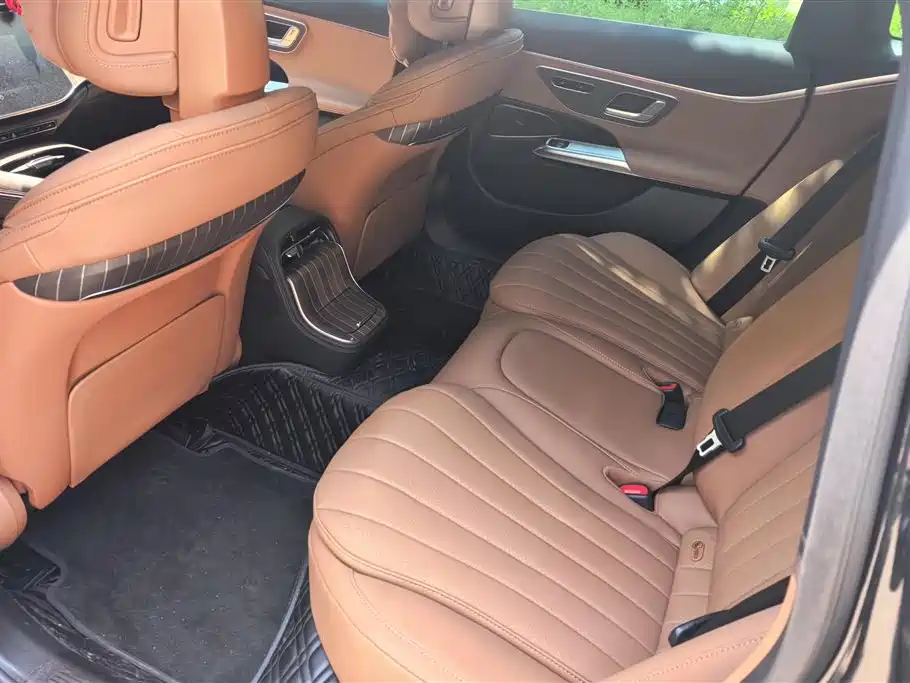 Mercedes-Benz E-Class 2025 — фото 11
