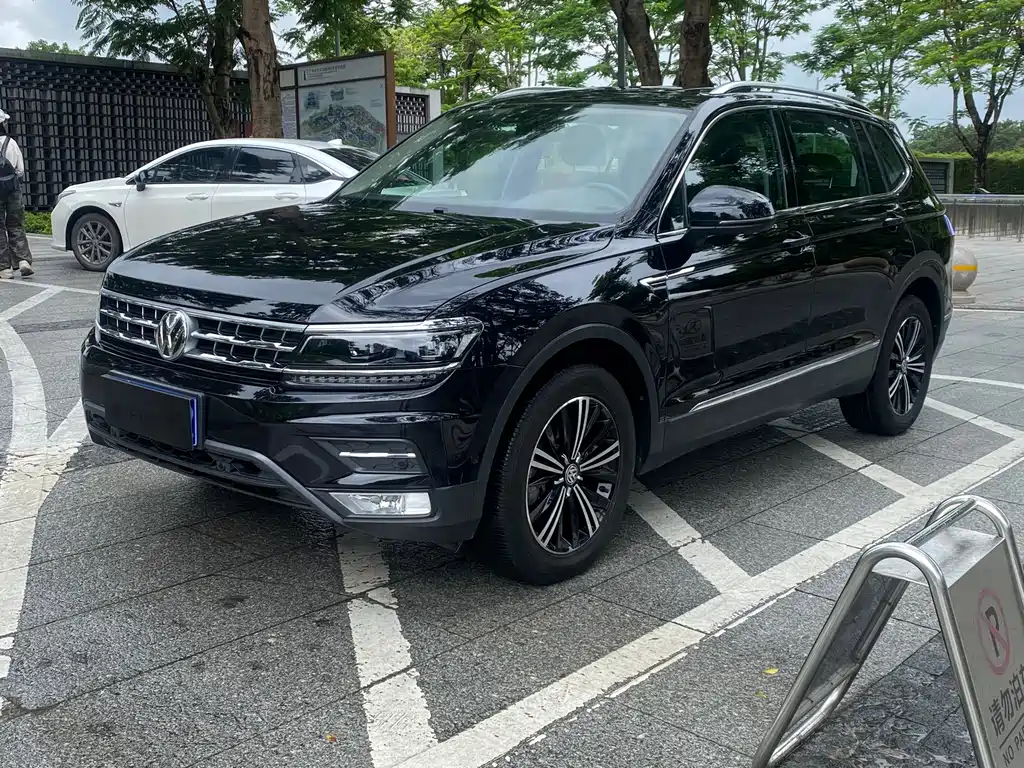 Volkswagen Tiguan L 2018 — фото 3