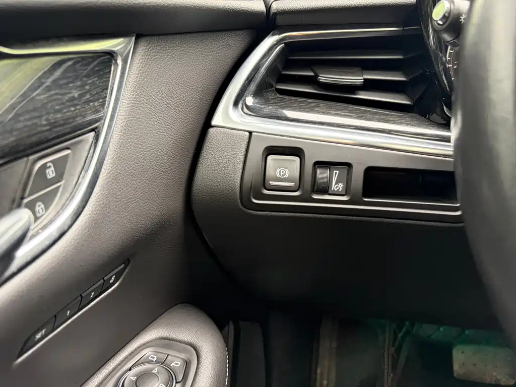Cadillac XT5 2021 — фото 15