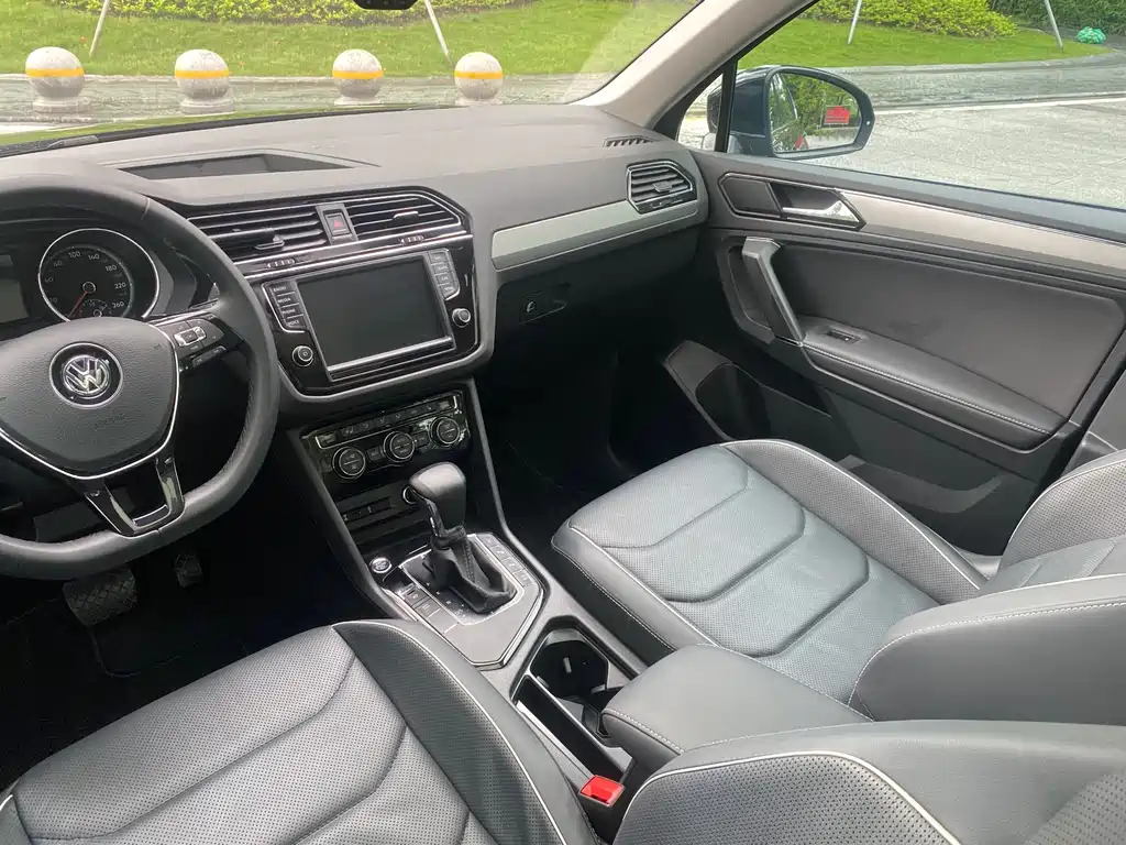 Volkswagen Tiguan L 2018 — фото 16