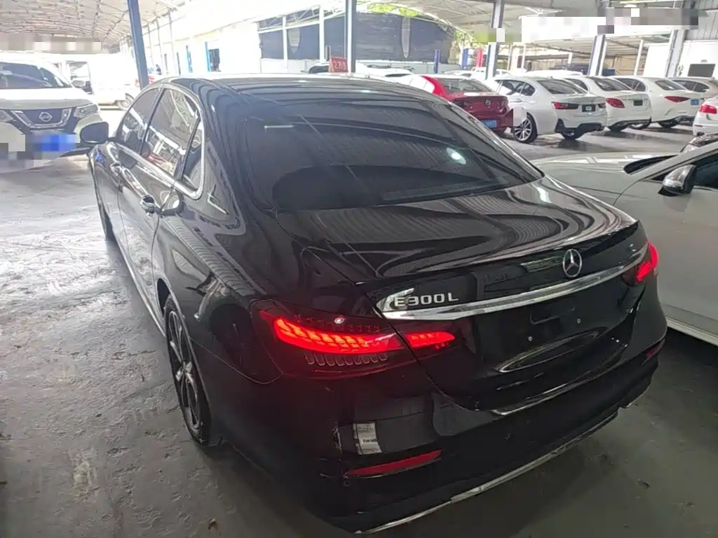Mercedes-Benz E-Class 2023