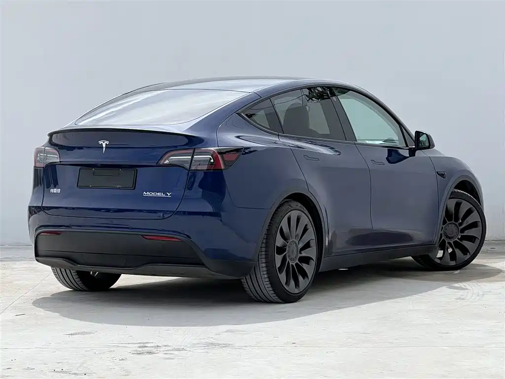 Tesla Model Y 2023 — фото 3