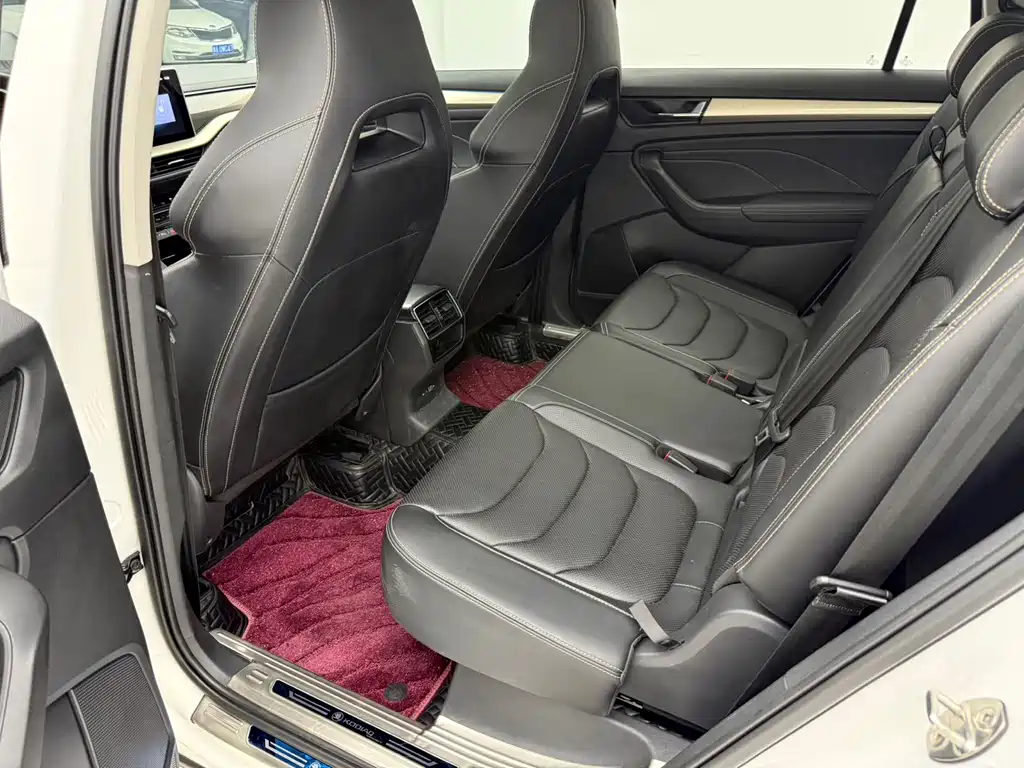 Skoda Kodiaq 2023 — фото 8