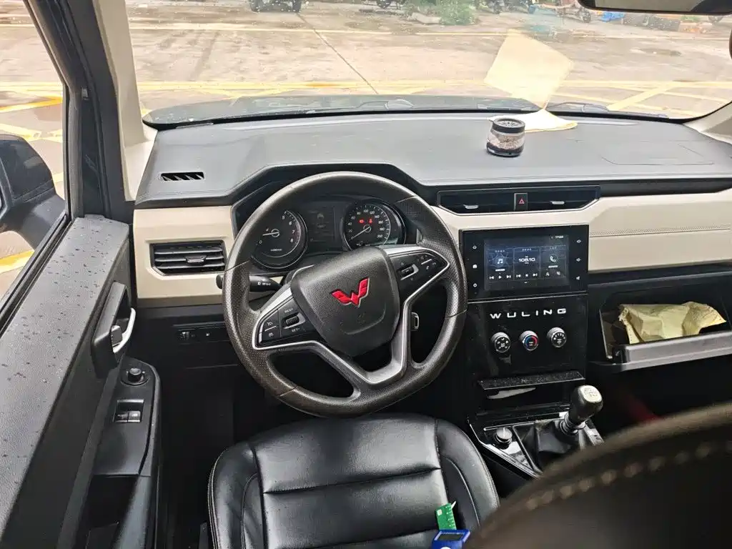 Wuling Journey 2021