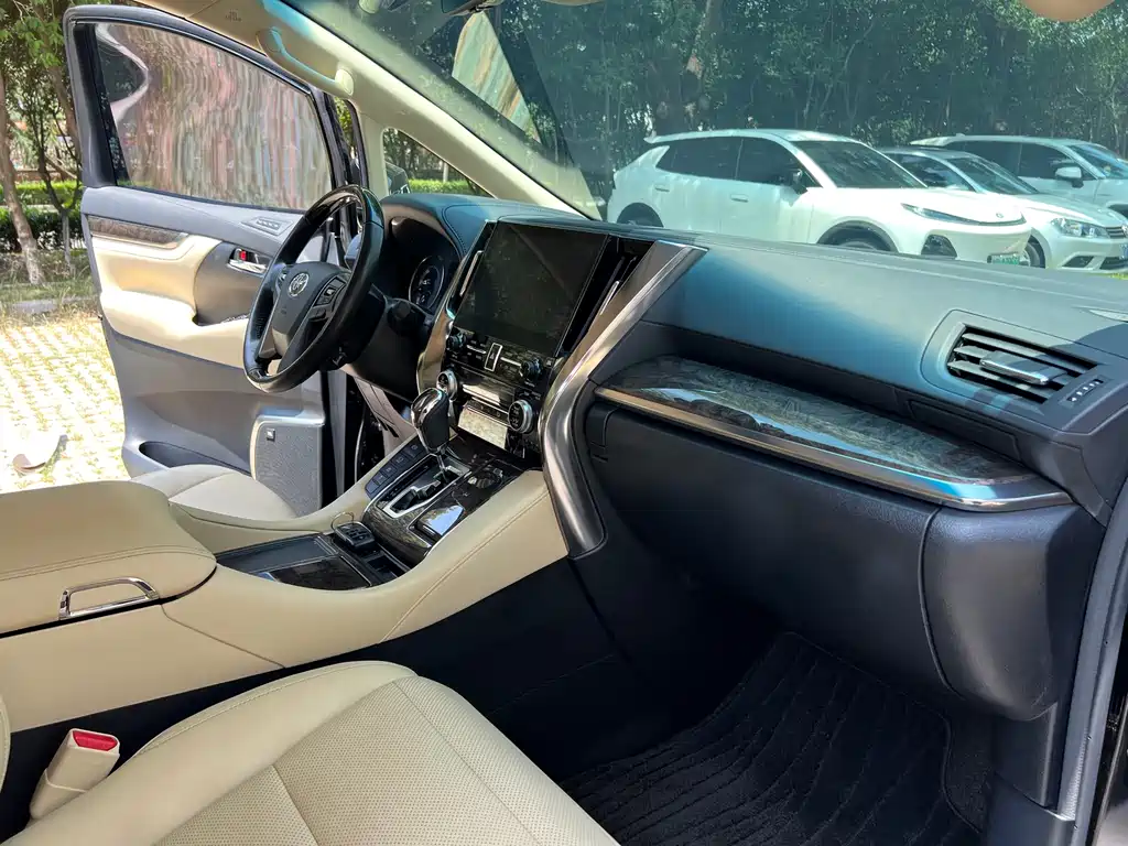 Toyota Alphard 2021 — фото 9