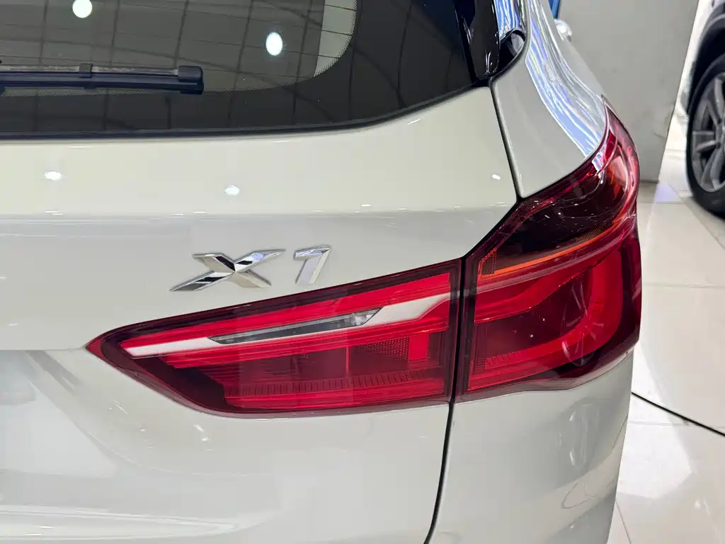 BMW X1 2018 — фото 16