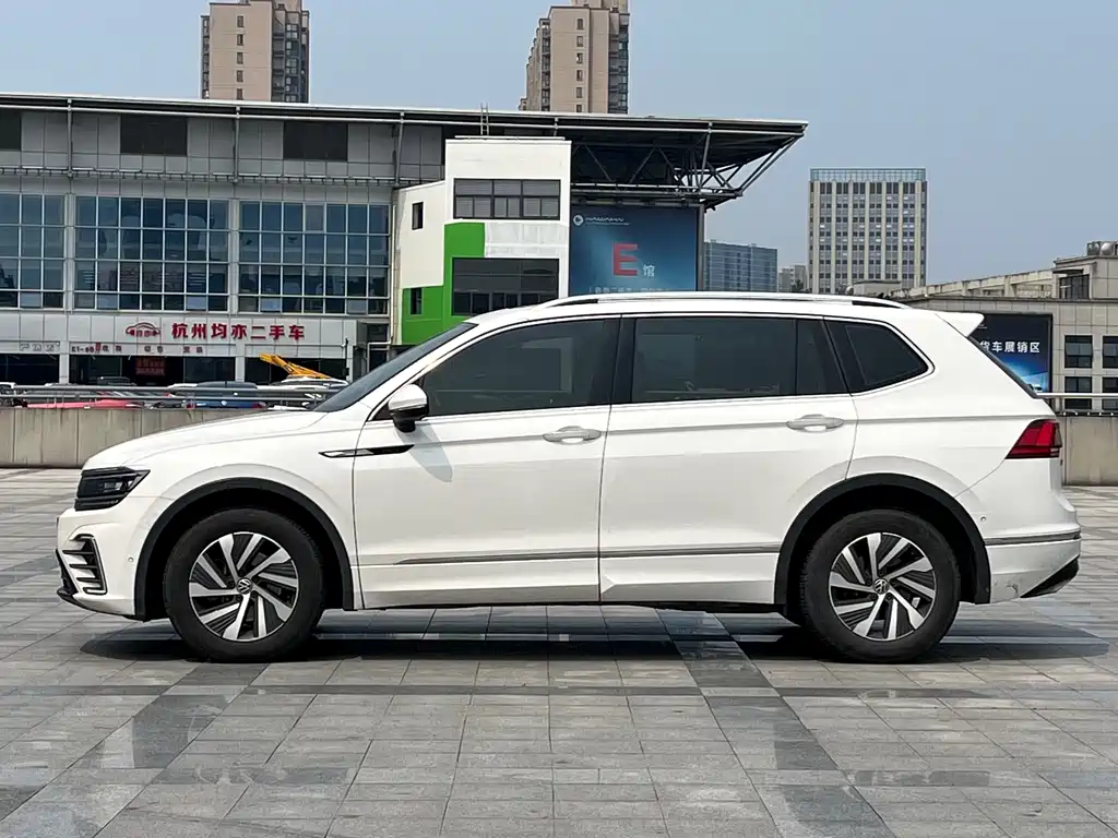 Volkswagen Tiguan L PHEV 2021