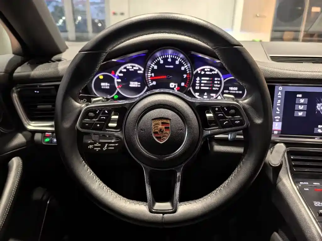 Porsche Panamera 2019 — фото 9
