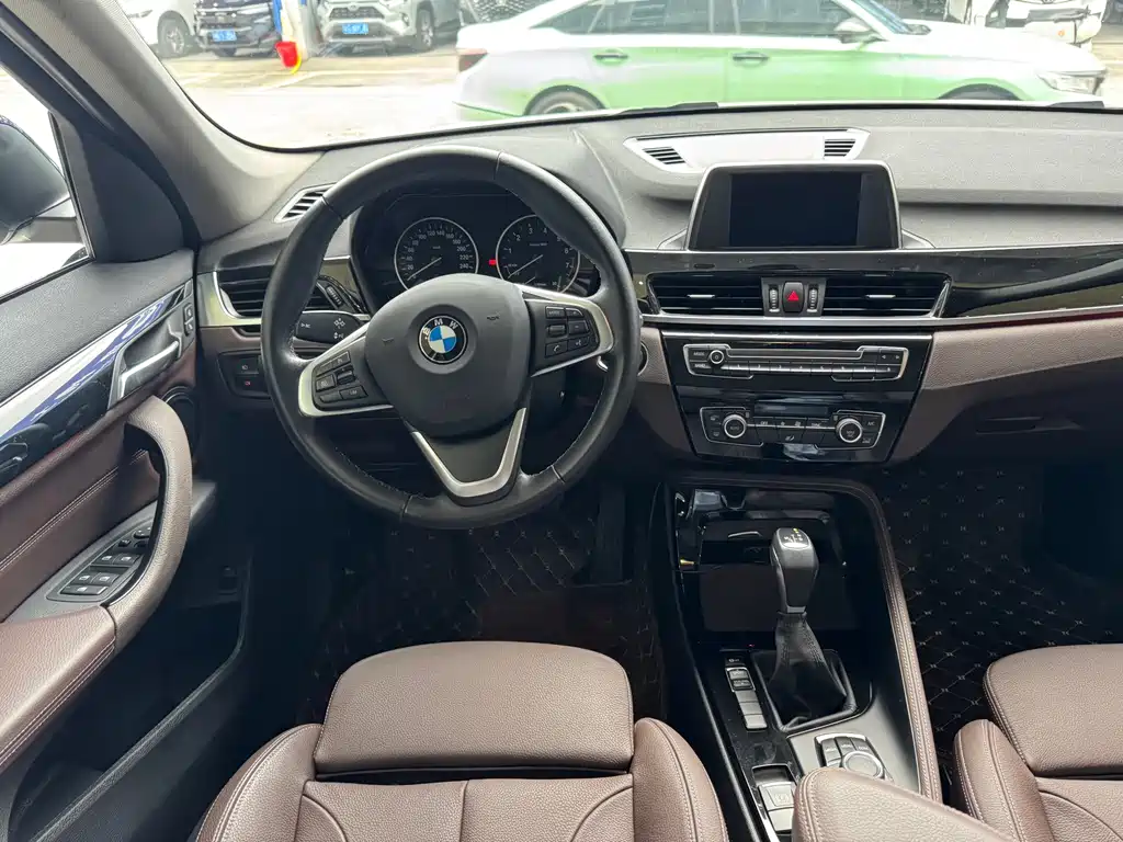 BMW X1 2018 — фото 15
