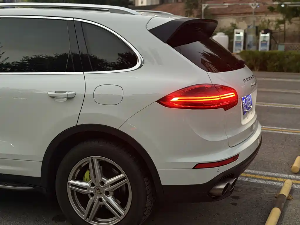 Porsche Cayenne New Energy 2015 — фото 3