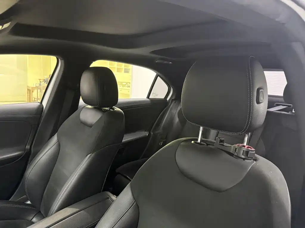 Mercedes-Benz A-Class 2019 — фото 11