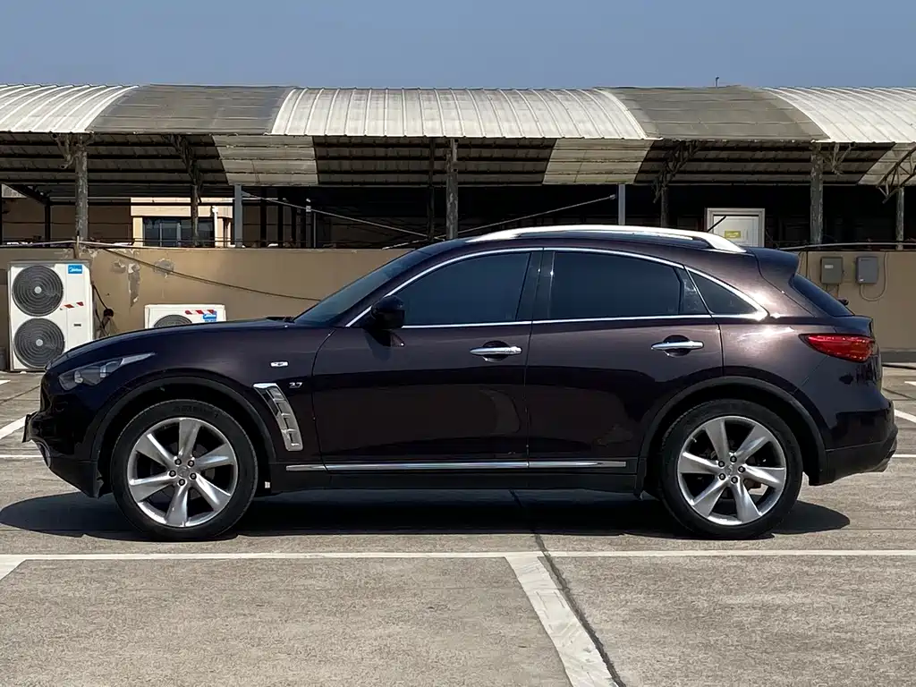 Infiniti QX70 2014 — фото 4
