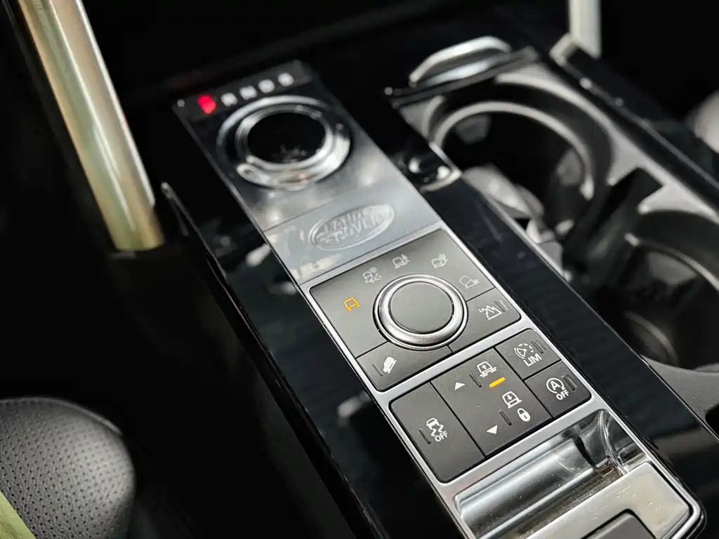 Land Rover Discovery 2018 — фото 15