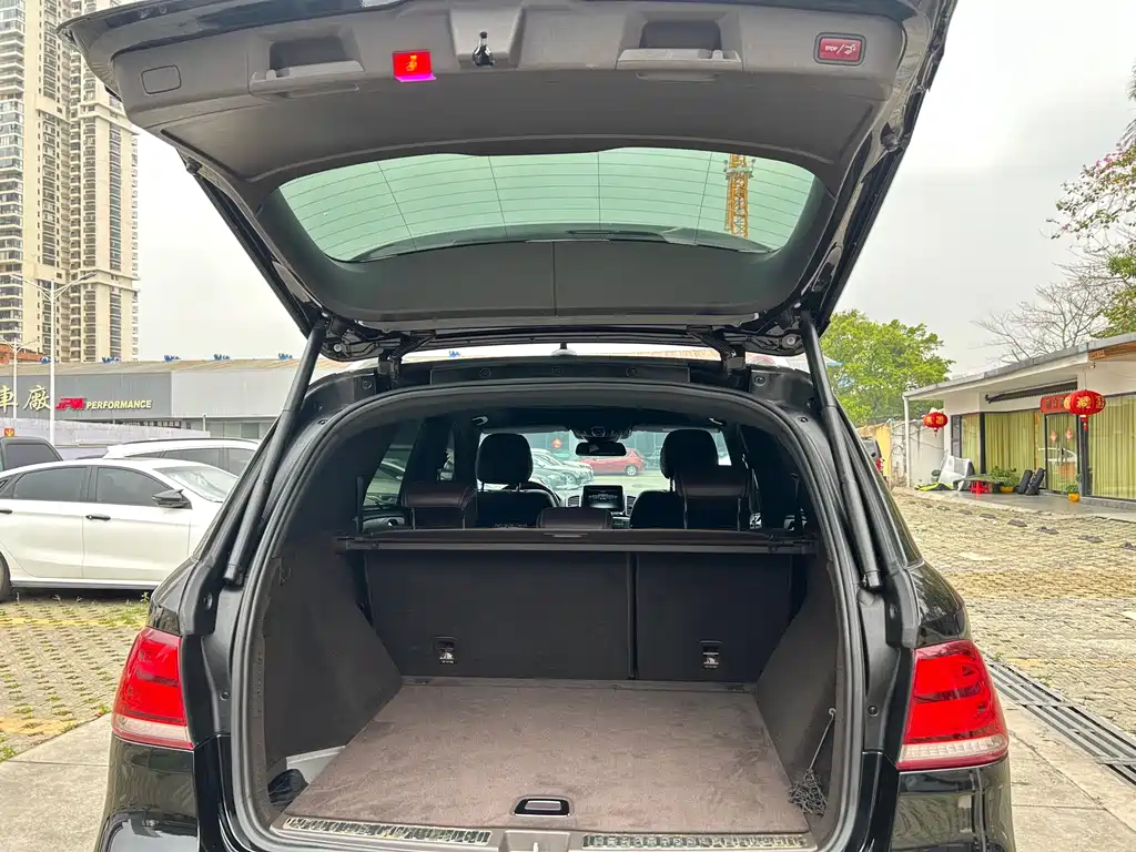 Mercedes-Benz GLE 2017 — фото 16