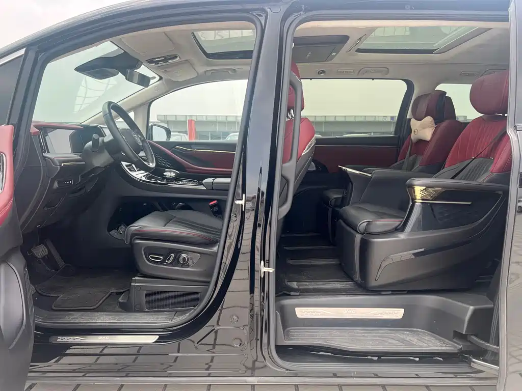 GAC Trumpchi E9 2023 — фото 10