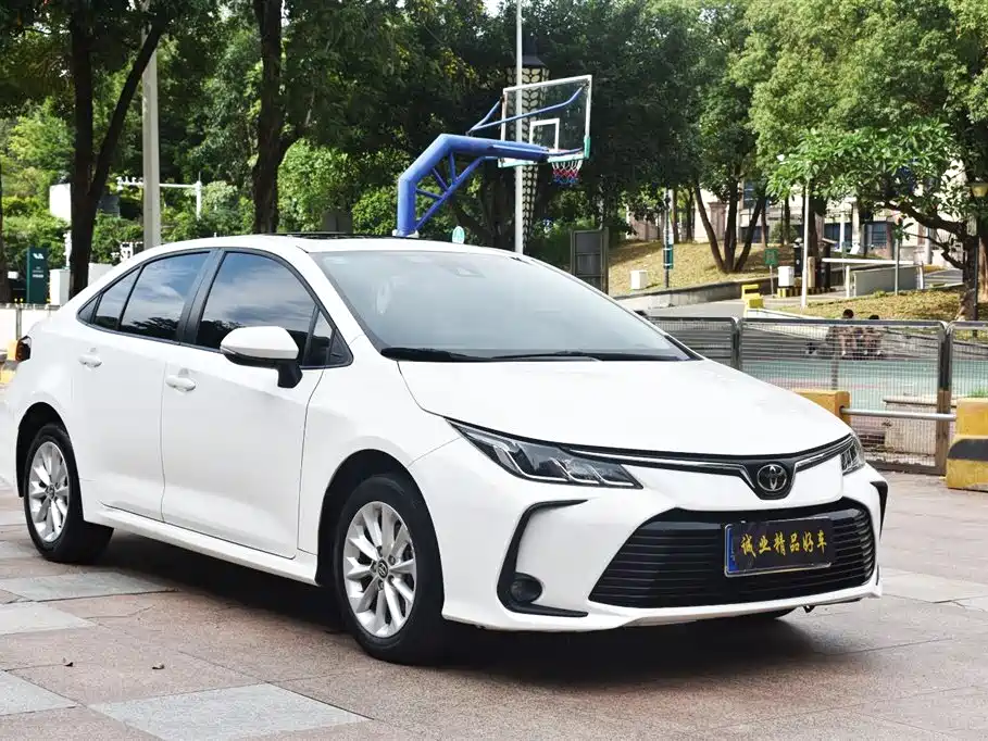 Toyota Corolla 2022 — фото 3