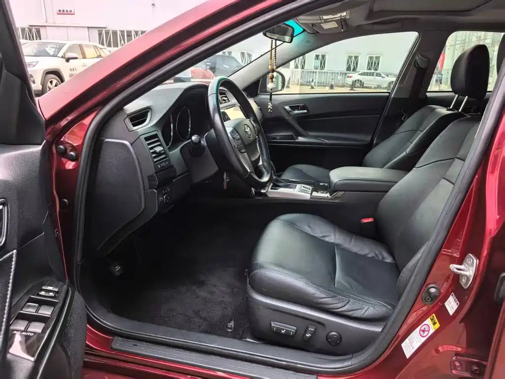 Toyota Reiz 2013