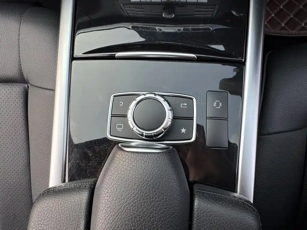 Mercedes-Benz E-Class 2016 — фото 19