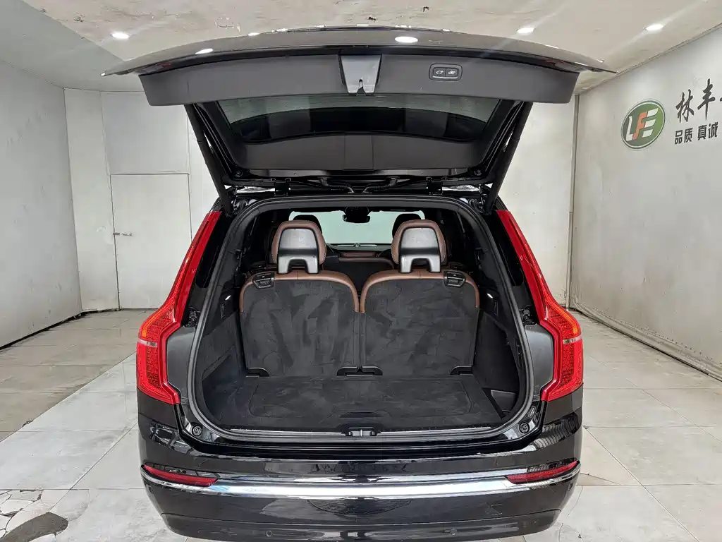 Volvo XC90 2023 — фото 30