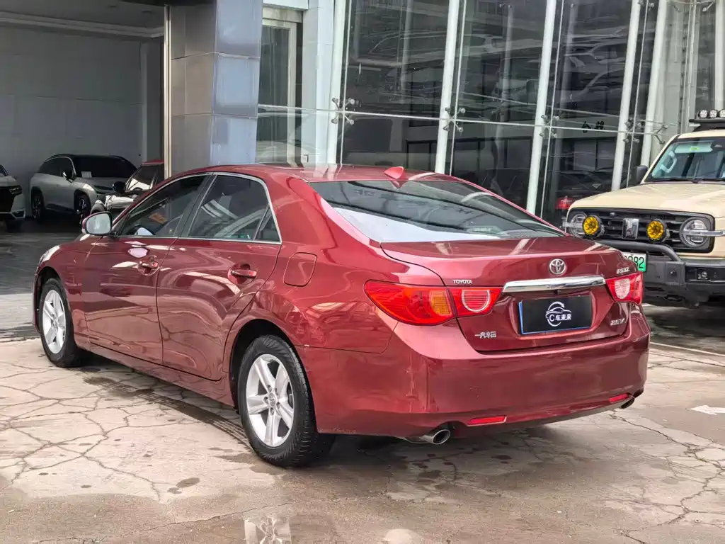 Toyota Reiz 2013
