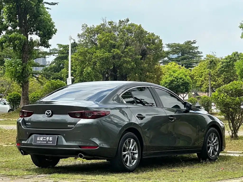 Mazda 3 Axela 2021 — фото 28