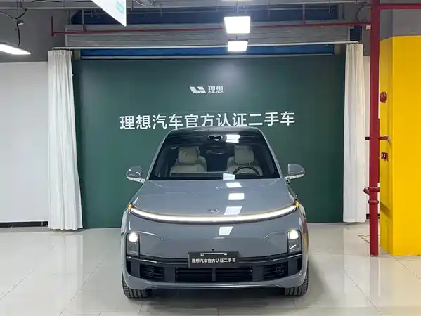 Li Auto L8 2025