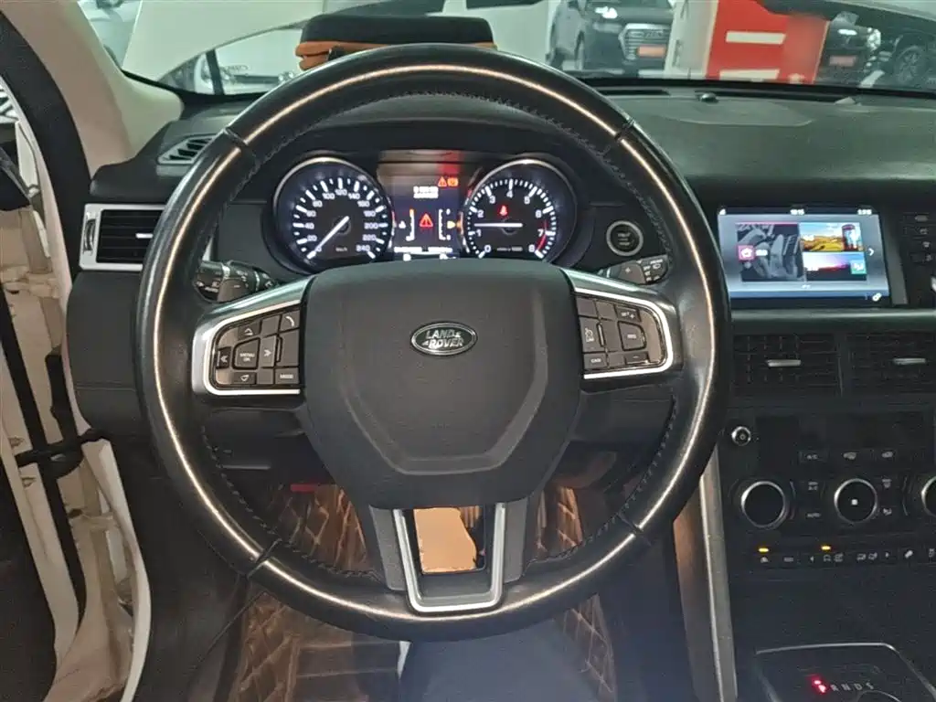 Land Rover Discovery Sport 2016 — фото 11