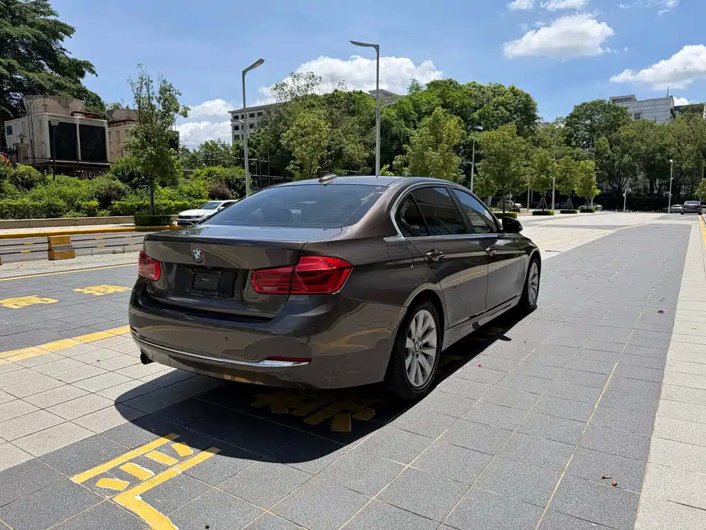 BMW 3 Series 2017 — фото 9