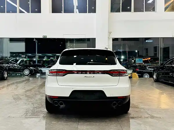 Porsche Macan 2021