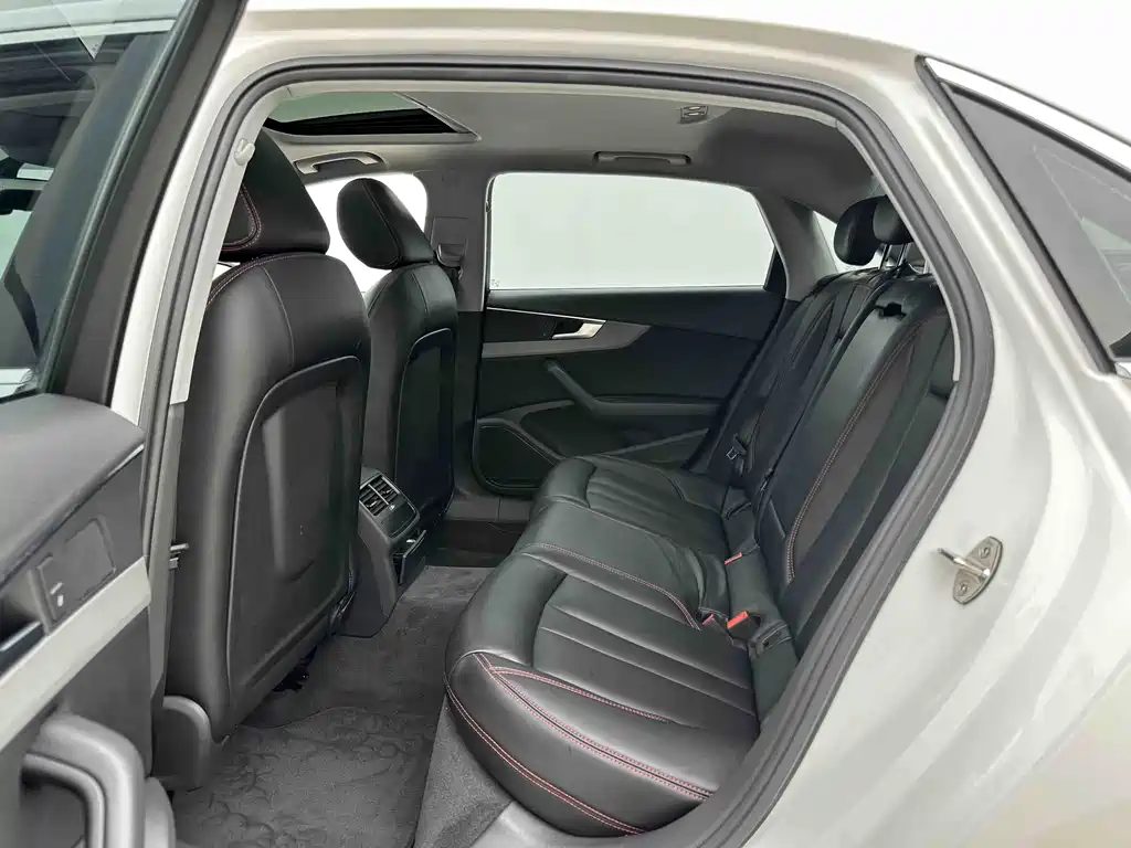 Audi A4L 2018