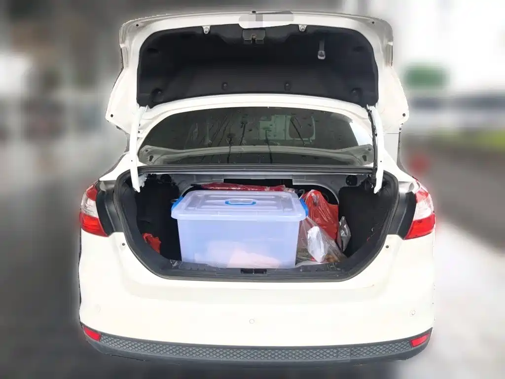Ford Focus 2015 — фото 16